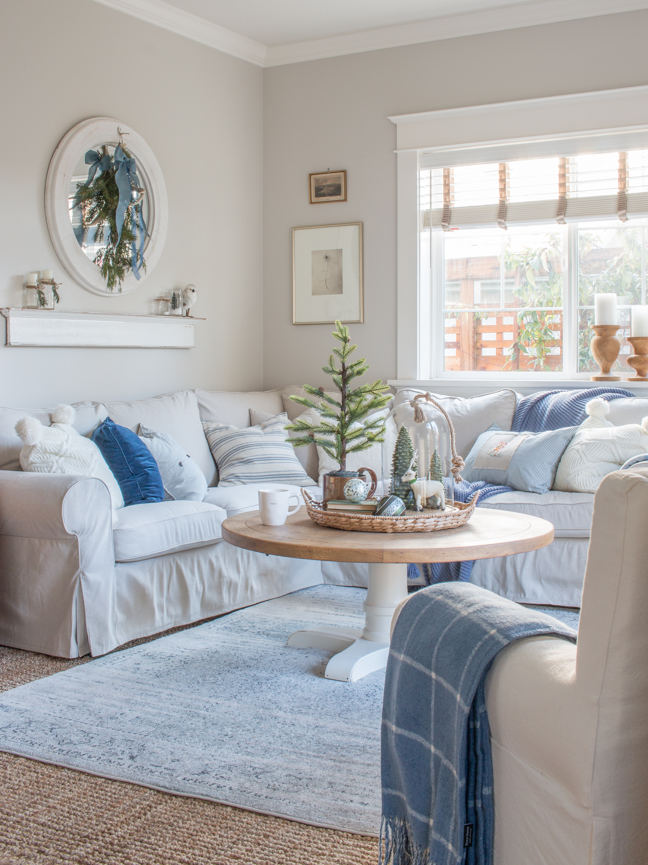 Cozy Blue Christmas Living Room Saw Nail And Paint